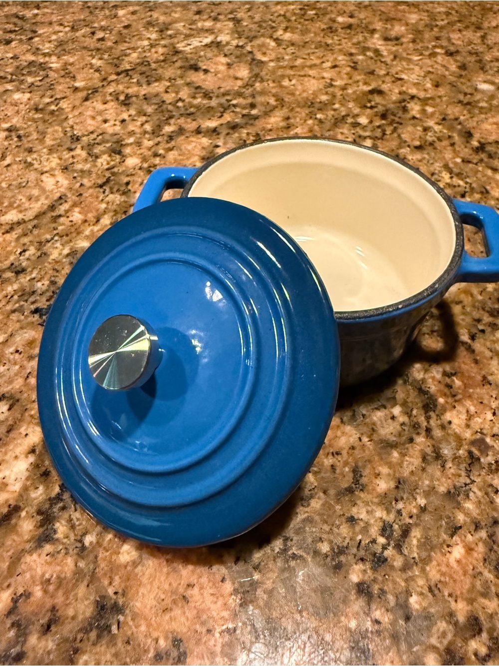 Mini Enameled Cast Iron Dutch Oven/Cocotte - Picture 2 of 7